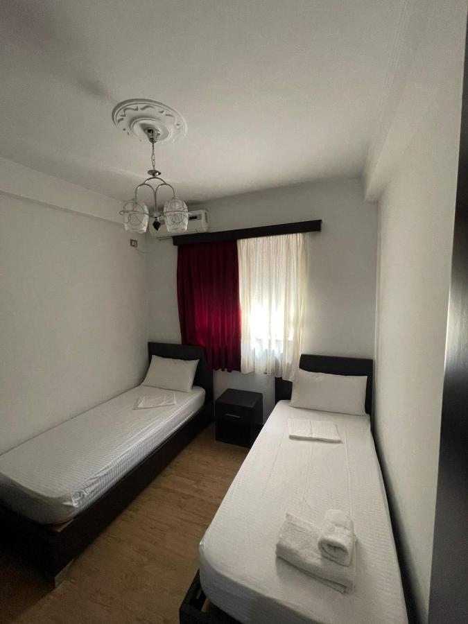 Centre Hotel Berat Extérieur photo